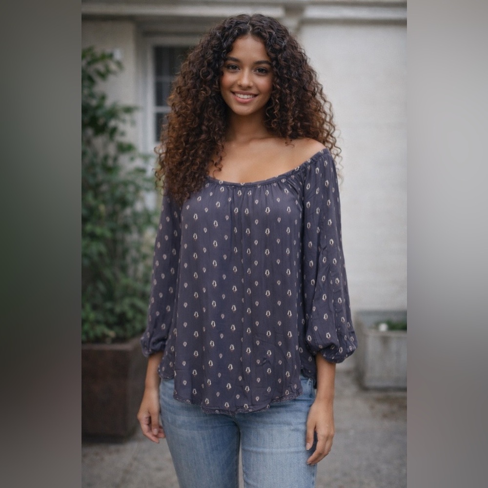 Abercrombie and Fitch off the shoulder blouse